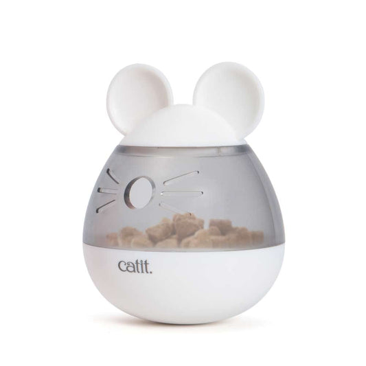 Der "Catit PIXI Leckereienspender, Maus" mit eingefülltem Trockenfutter.