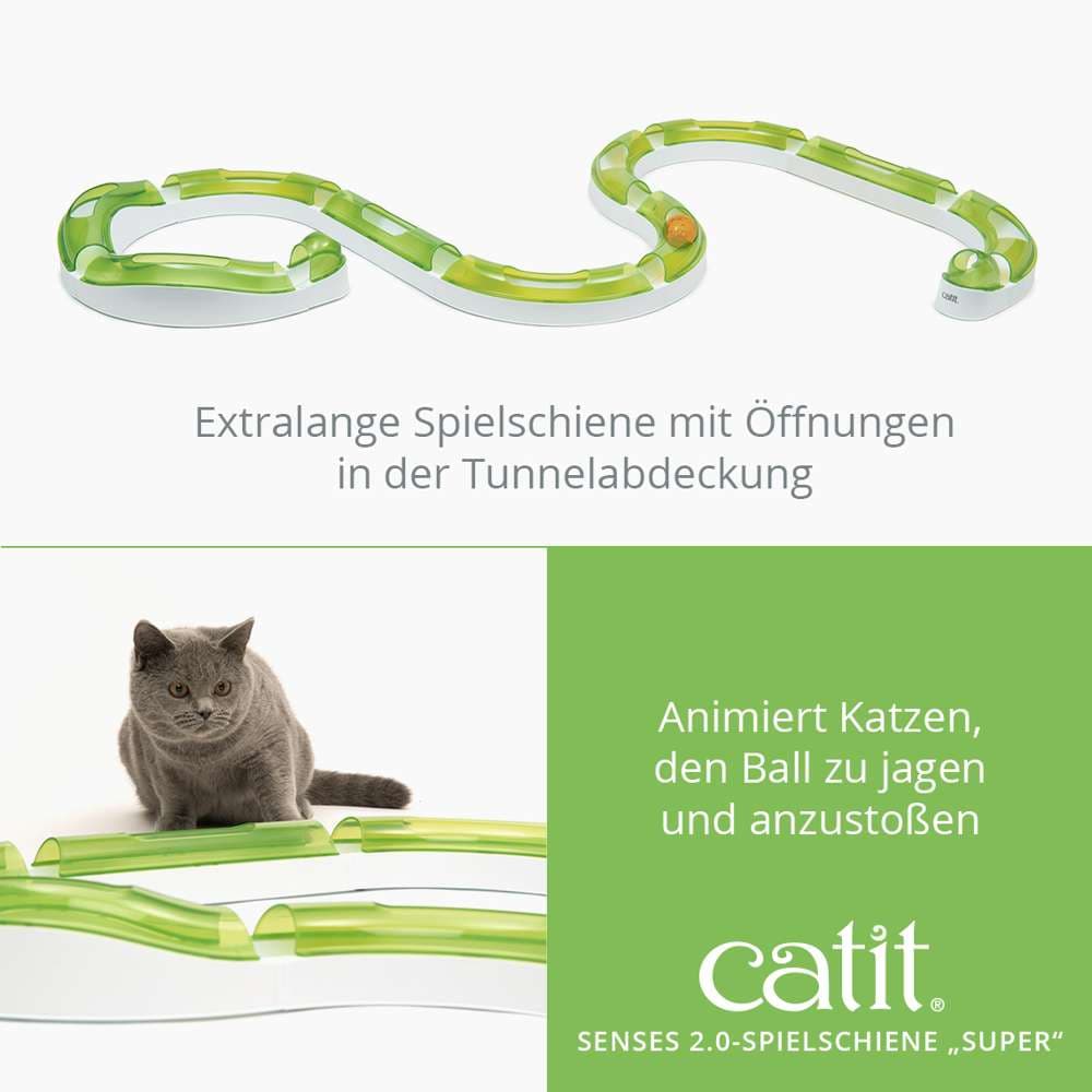 Extralange Spielschiene mit Öffnungen in der Tunnelabdeckung. Animiert Katzen, den Ball zu jagen und anzustoßen. Catit Senses 2.0 Spielschiene „Super“.