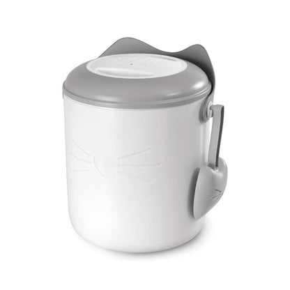 Weißer Catit PIXI Smart Vacuum Food Container mit Katzenohren, grauer Schaufel und grauem Deckel.