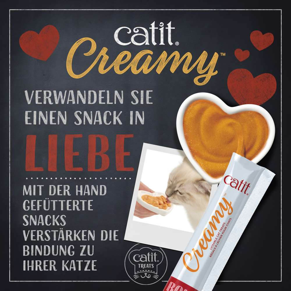 Verwandeln Sie einen Snack in Liebe. Mit der Hand gefütterte Snacks verstärken die Bindung zu Ihrer Katze.