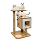 Aufgebauter Kratzbaum Catit Vesper Base. Drei Katzen liegen und spielen darauf.