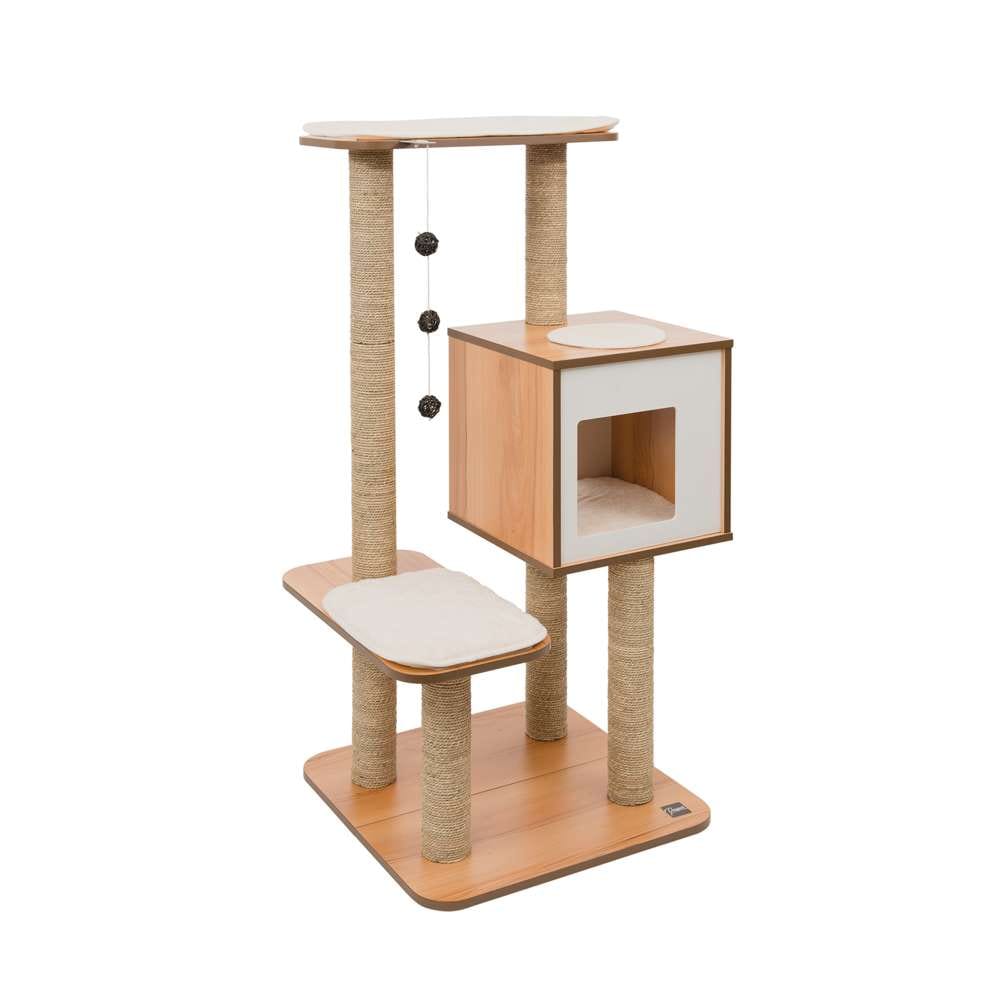 Zusammengebauter Kratzbaum "Catit Vesper High Base, Walnuss"