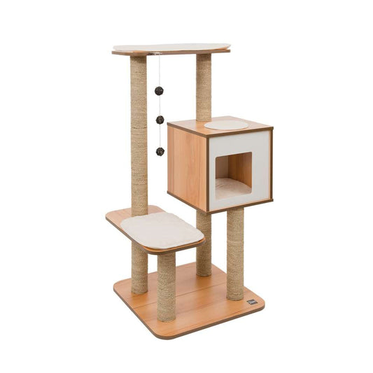 Zusammengebauter Kratzbaum "Catit Vesper High Base, Walnuss"