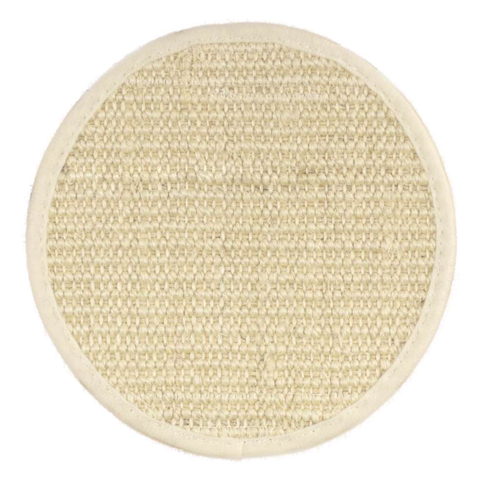 Runde beige Sisal-Kratzmatte.